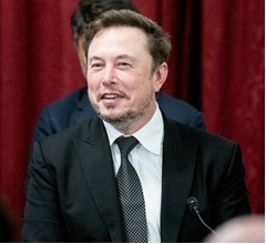 イーロン・マスク氏、世界的なX障害は「ウクライナからの大規模なサイバー攻撃」