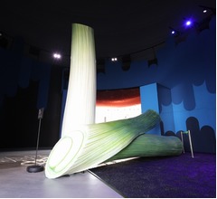 万博のよしもとパビリオン「問いかけられるネギ」、“未来の所有者”が決定