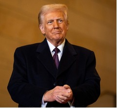 トランプ大統領「火星やそのはるか彼方にアメリカの国旗を掲げる」
