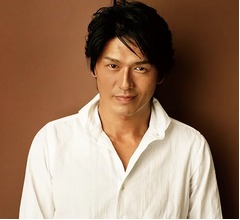 高橋克典「息子は雪山。犬も虹の橋を渡ってしまったので」妻と“京都デート”