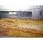 「フランスパン自販機」を試す、3分足らずで焼き立てのフランスパン。