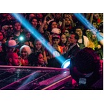 ガガ興奮 BABYMETALにノリノリ、前座の最前列でヘッドバンギング。