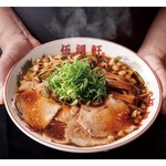 首都圏に10店舗同時オープン「東京背脂黒醤油ラーメン 伍福軒」5日間で10,000杯突破