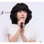 “昭和アイドル”風の若槻千夏「20代のときの母親の髪型にそっくり」