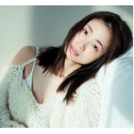 上戸彩「頭も体もフル回転」15年ぶり写真集、ロングインタビューも