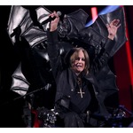 パーキンソン病と闘うオジー・オズボーン“最後のライブ”、280億円の寄付金集める