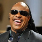 スティーヴィー・ワンダーの恋人探しは教会で、過去の恋人たちが証言。