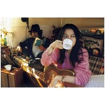 デリコ15周年で2枚組ベスト盤、収録32曲のうち22曲が大型タイアップ。