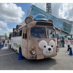 「ダッフィーバス」が“あなたの街”へ、ダッフィー＆フレンズ20周年限定デザインで