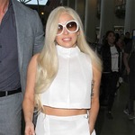 ガガ“密会用”別荘買っていた、秘密の道路からしか行けない山頂の物件。