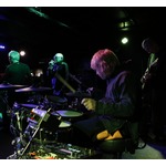 “ビートルズのメンバー”息子3人が集結、新曲でコラボ